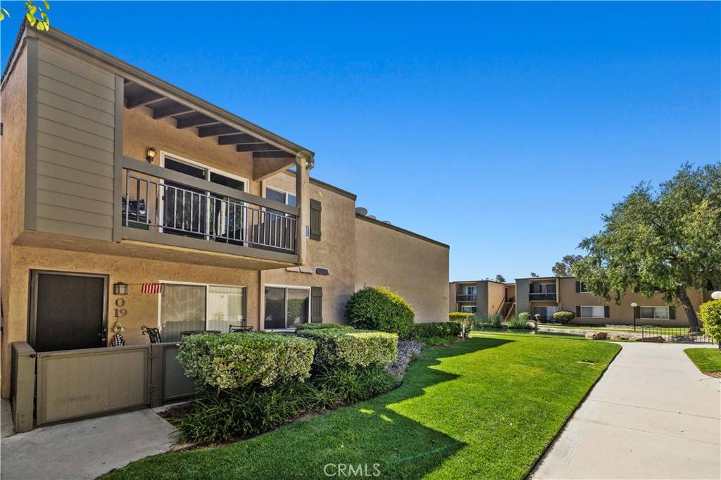 24518 Nicklaus DR #O20, Valencia, CA 91355