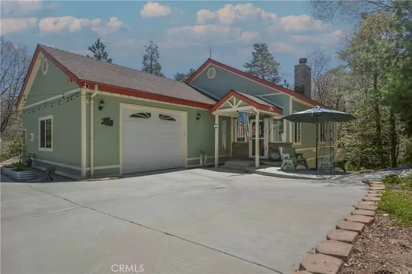 949 Inspiration DR, Lake Arrowhead, CA 92352