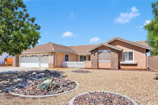 13950 High Falls TRL, Apple Valley, CA 92307