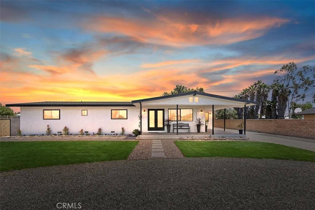 Norco, CA 92860,2040 White Horse LN