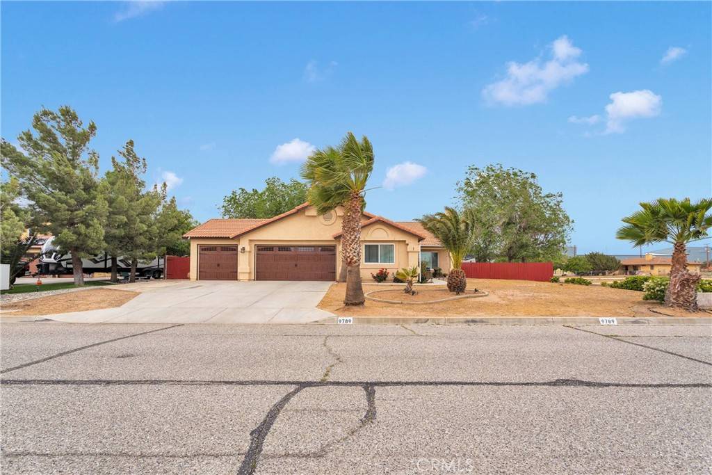 9789 Smoke Tree CT, Hesperia, CA 92345