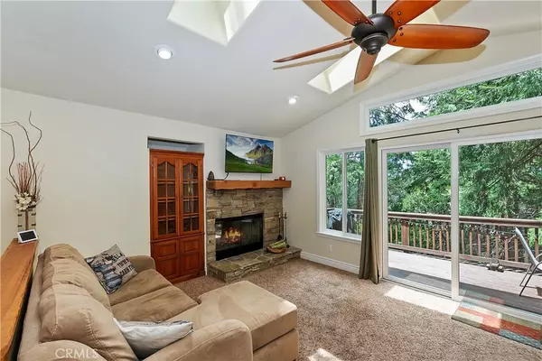 Crestline, CA 92325,23776 Lakeview DR