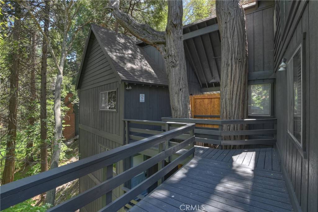 Lake Arrowhead, CA 92352,309 Golden LN