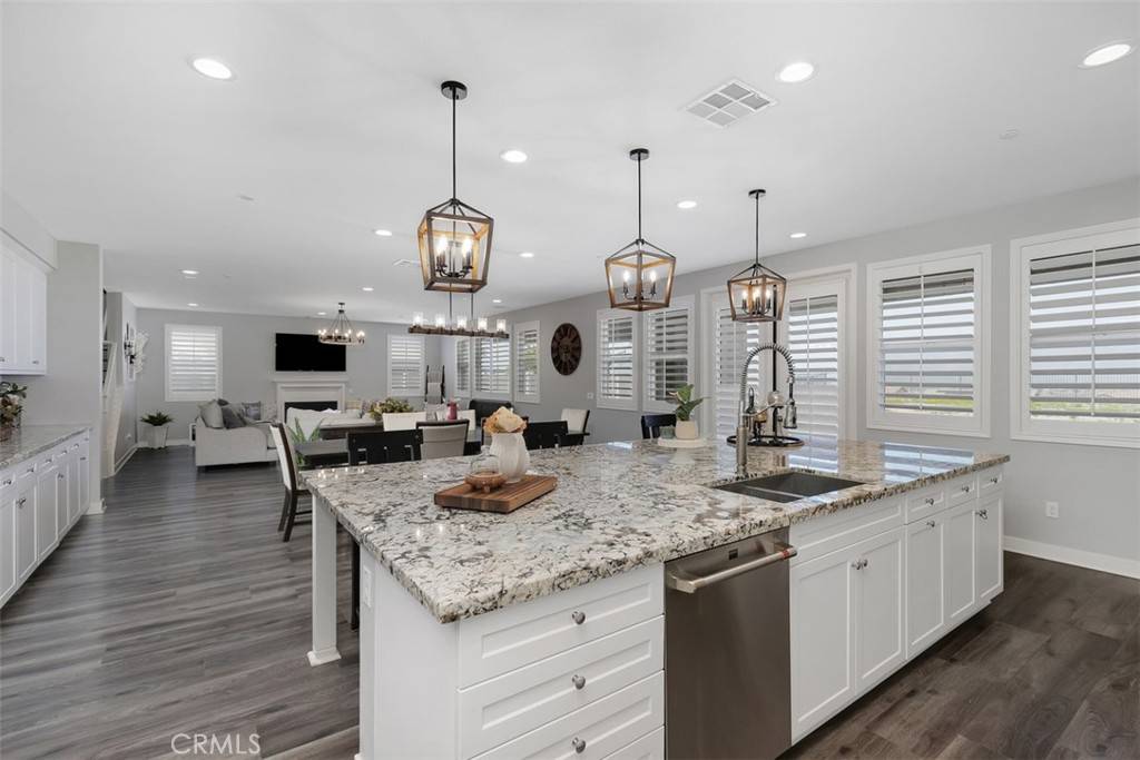 Riverside, CA 92503,17183 Compass DR