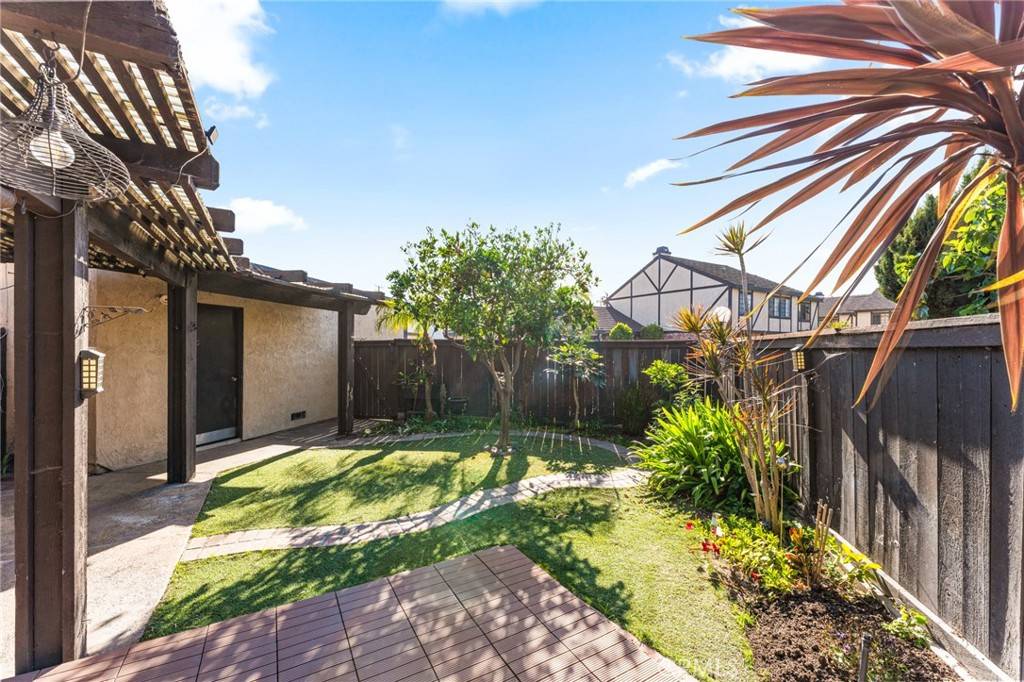 Westminster, CA 92683,14870 Stonehedge LN