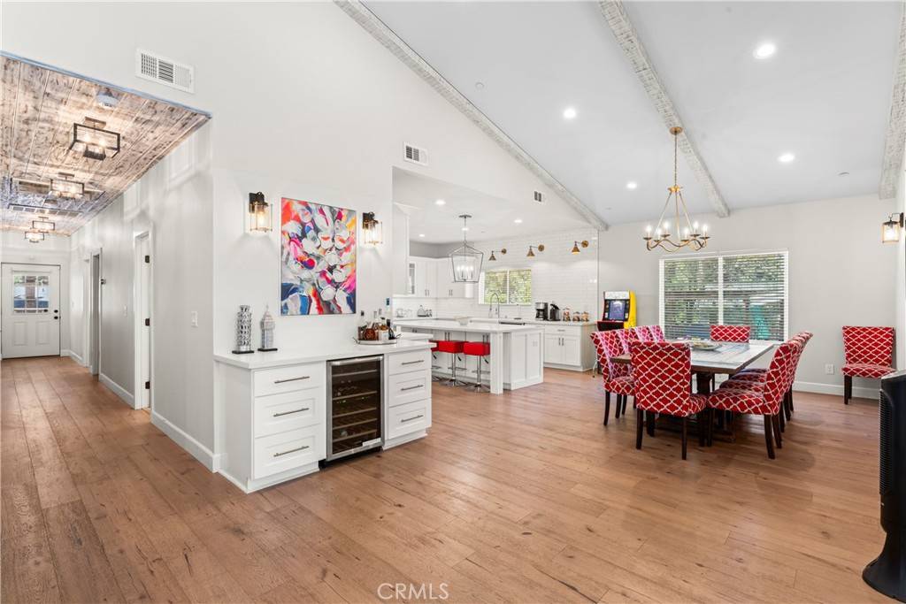 374 Mountainaire LN, Big Bear Lake, CA 92315