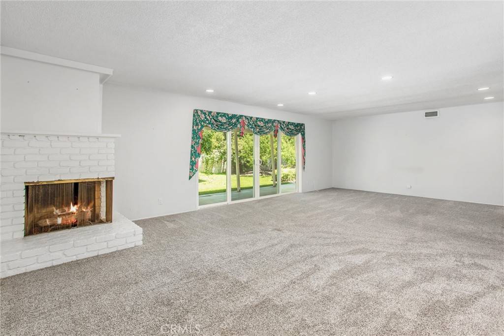 San Bernardino, CA 92404,3893 Parkside DR