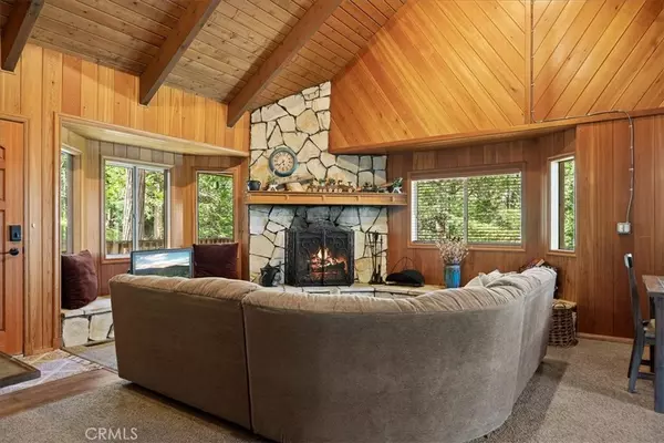 Lake Arrowhead, CA 92317,267 Pioneer RD