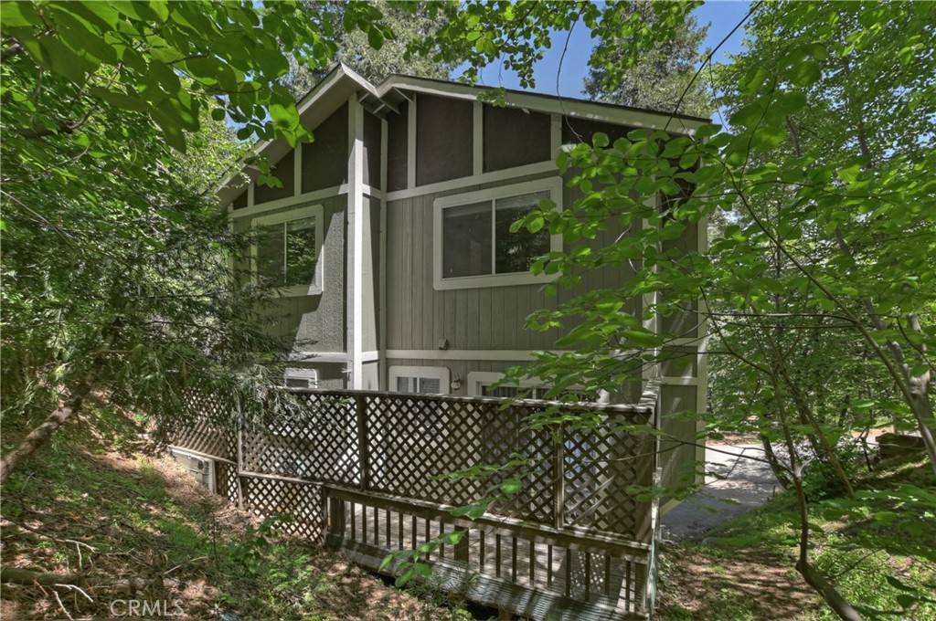 Crestline, CA 92325,23819 Scenic DR