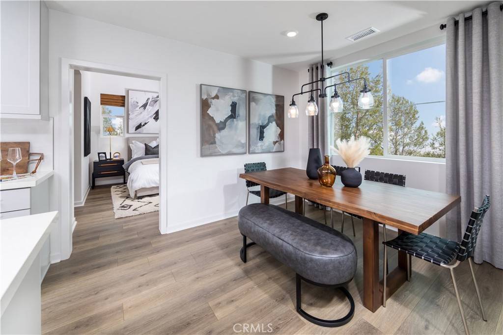 Ontario, CA 91764,960 N Tangent Privado #302