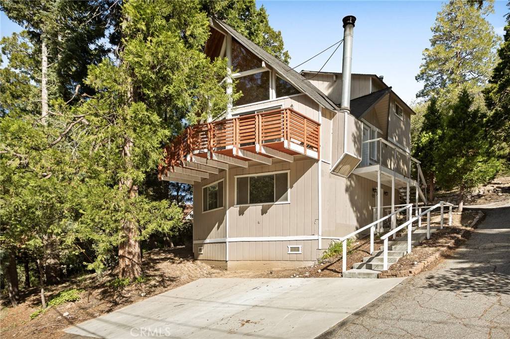 Lake Arrowhead, CA 92352,316 Pioneer RD