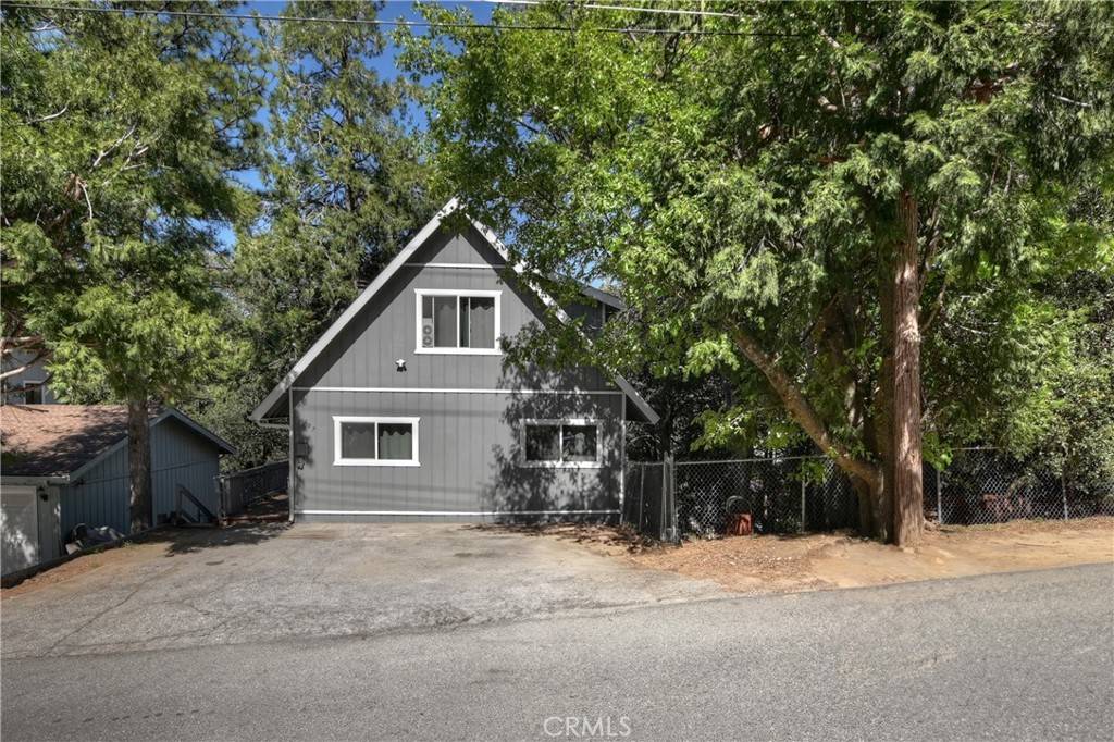 Crestline, CA 92325,197 Weisshorn DR