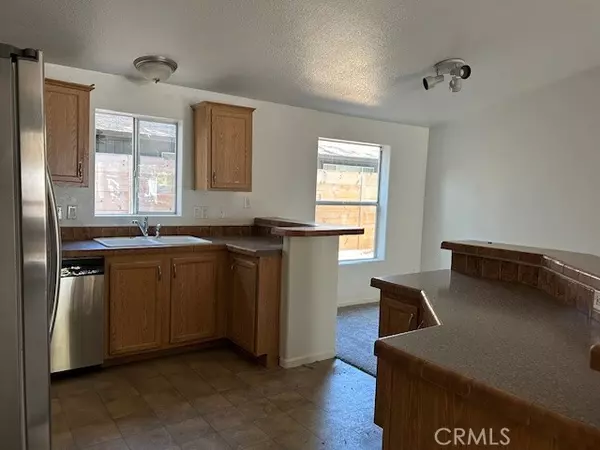 Sugarloaf, CA 92386,443 Holmes LN