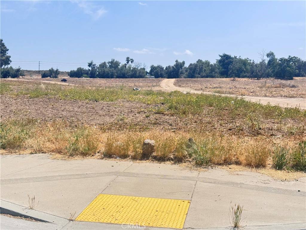 Perris, CA 92570,595 W 11th ST
