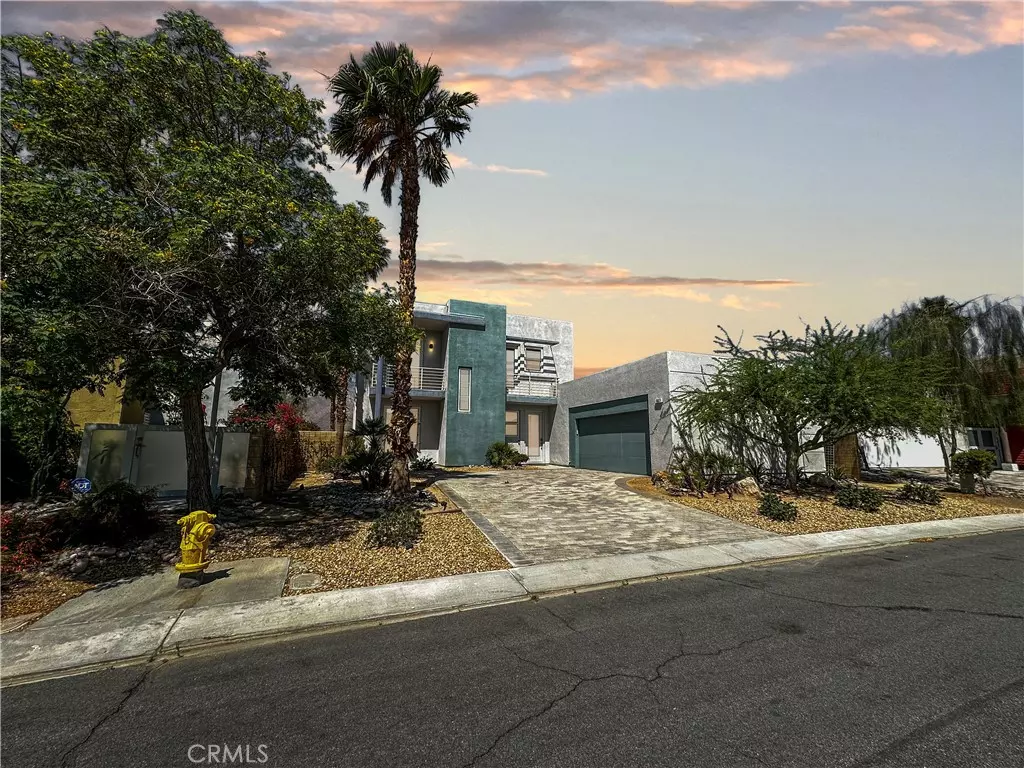 Palm Springs, CA 92262,561 Skylar LN