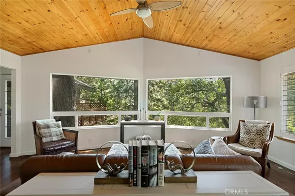 221 Darfo DR, Crestline, CA 92325