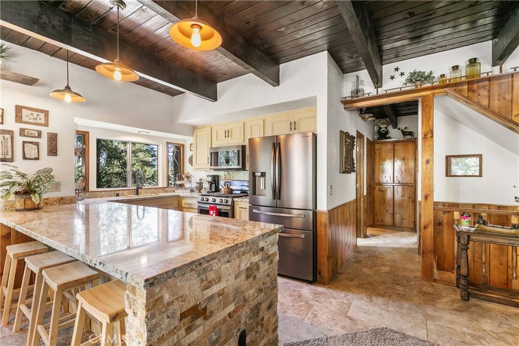 Crestline, CA 92325,1213 Jungfrau DR