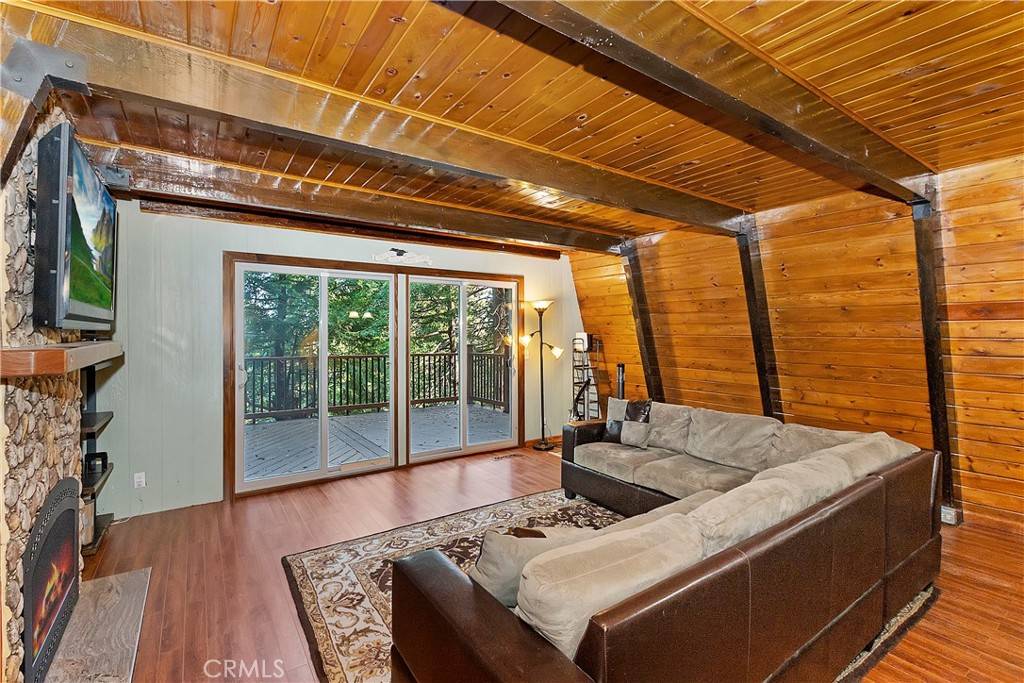 Crestline, CA 92325,24091 Lakeview DR