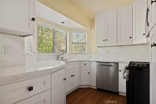 Running Springs, CA 92382,32296 Fern DR