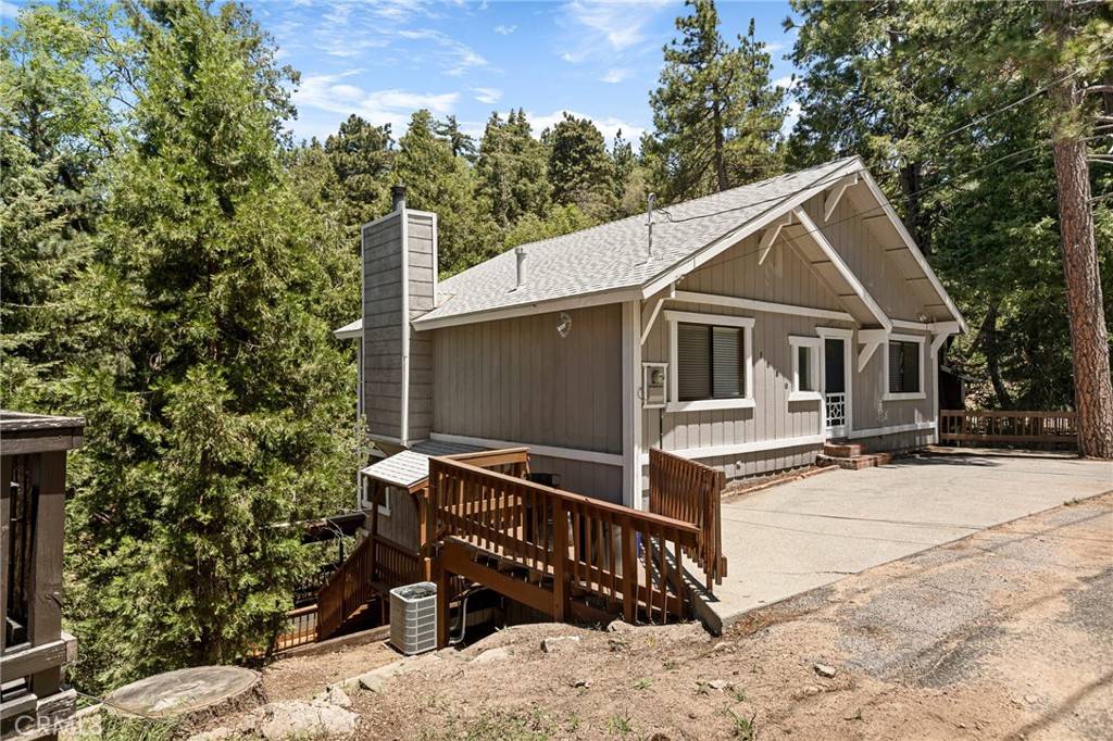 Crestline, CA 92325,1080 Chateau DR
