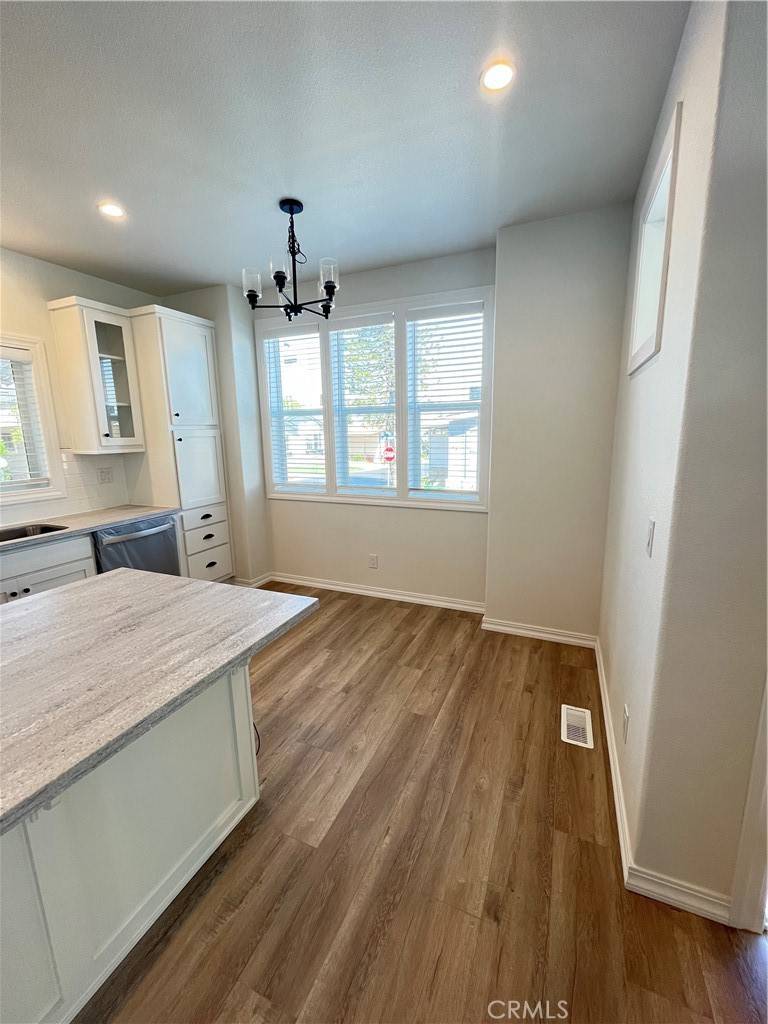 Corona, CA 92881,1550 Rimpau AVE #42