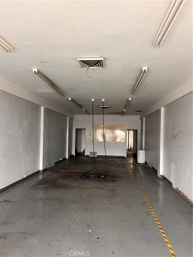San Bernardino, CA 92404,117 E Highland AVE
