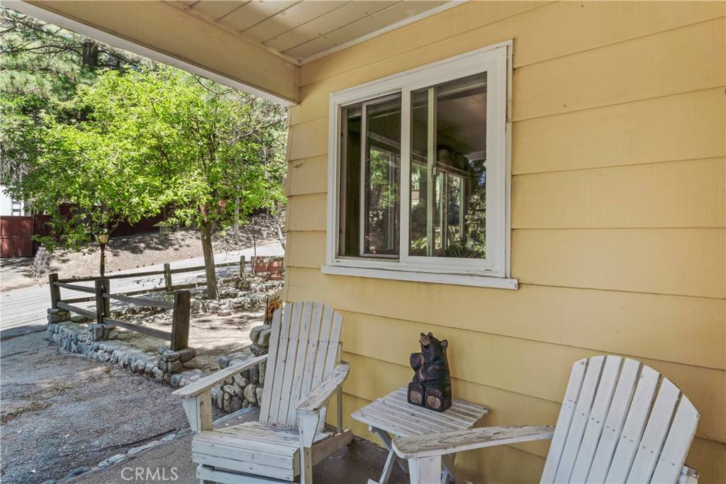 Lake Arrowhead, CA 92352,943 Meadowbrook RD