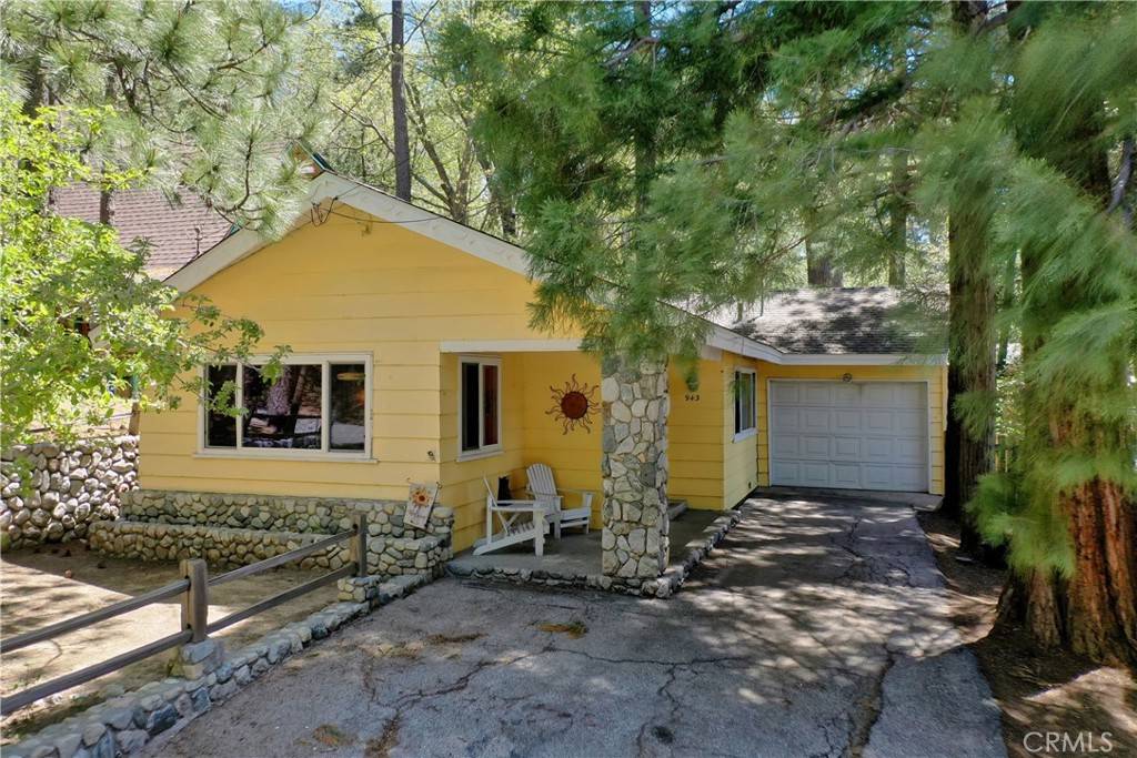 943 Meadowbrook RD, Lake Arrowhead, CA 92352