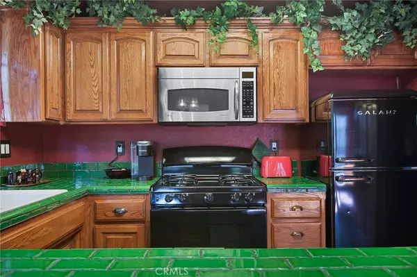 Crestline, CA 92325,23594 Hillside DR