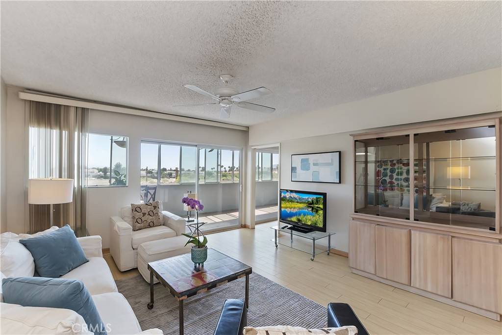 277 E Alejo RD #212, Palm Springs, CA 92262