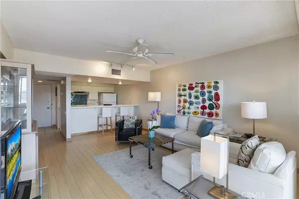 Palm Springs, CA 92262,277 E Alejo RD #212