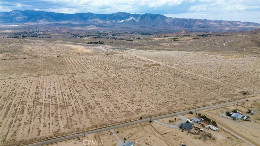 Lucerne Valley, CA 92356,2 Holmes RD