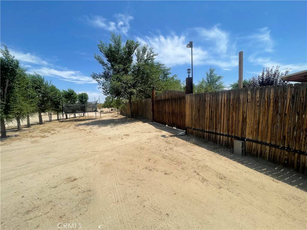 Phelan, CA 92371,4441 Sierra RD