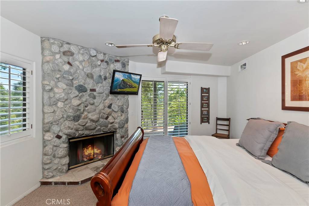 Lake Arrowhead, CA 92352,544 Old Toll RD