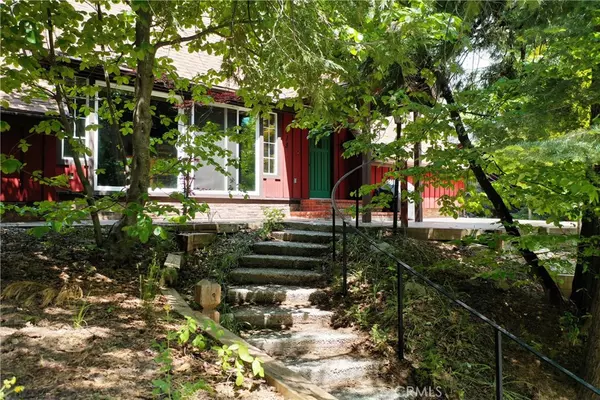 Lake Arrowhead, CA 92352,118 E LN
