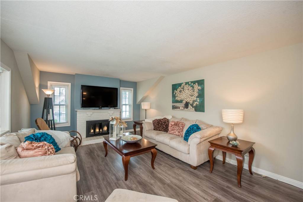 Placentia, CA 92870,747 De Jesus