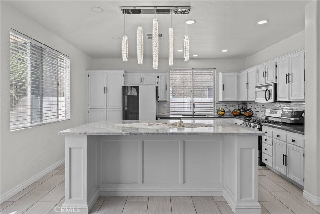 27051 Featherhill DR, Corona, CA 92883