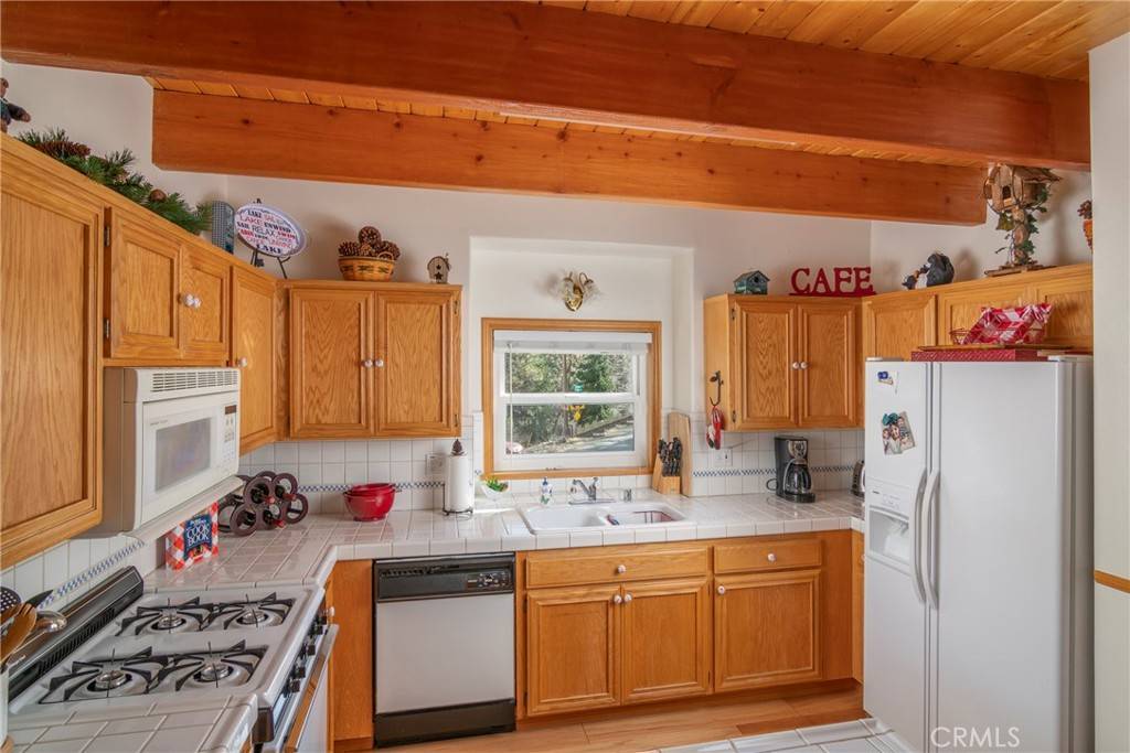 Lake Arrowhead, CA 92352,1176 Aleutian DR