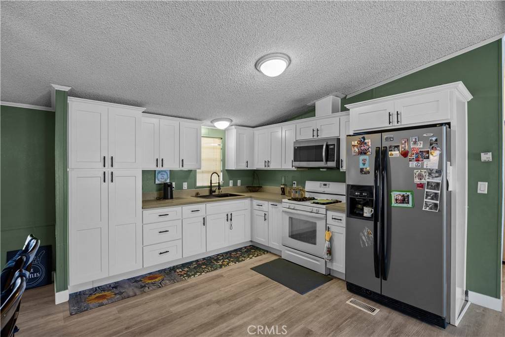 Corona, CA 92879,3900 S Temescal St #49
