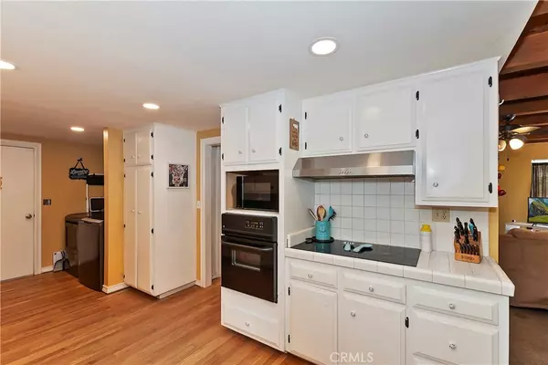 Running Springs, CA 92382,30997 Wild Oak DR