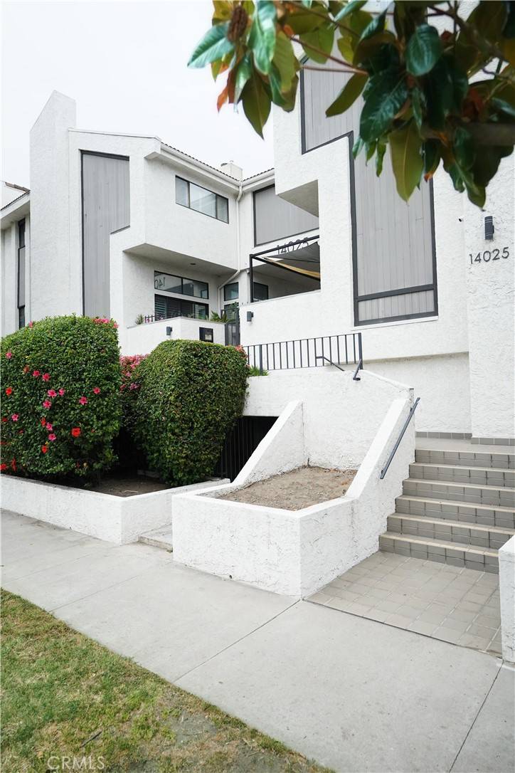 14025 Riverside DR #3, Sherman Oaks, CA 91423