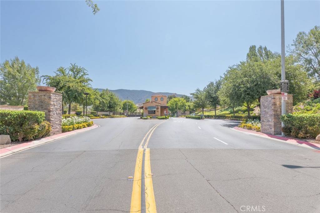 Corona, CA 92883,7543 Summer Day DR