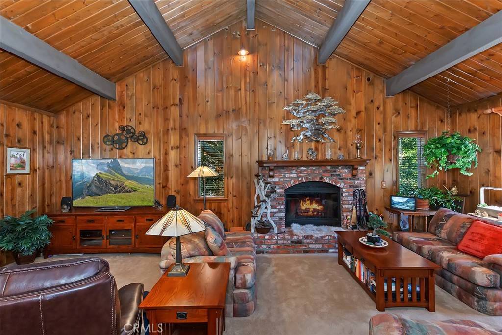 1100 Arbula DR, Crestline, CA 92325