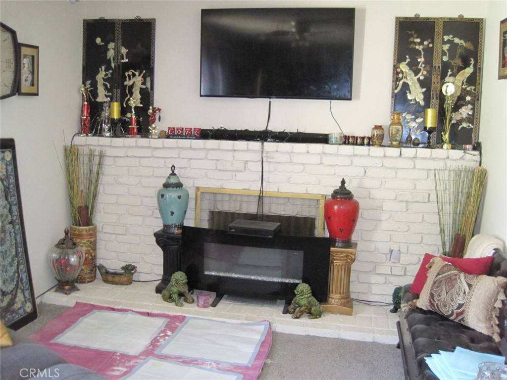 Rialto, CA 92376,2837 7th ST