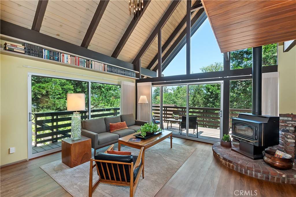 Lake Arrowhead, CA 92352,27280 Peninsula DR