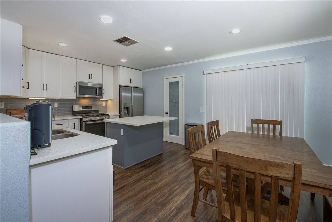 Perris, CA 92571,1124 Marigold DR