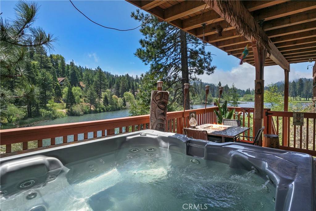 Lake Arrowhead, CA 92352,781 Brentwood DR