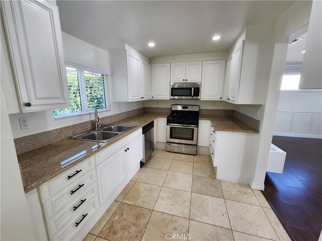 Granada Hills, CA 91344,10450 Balboa BLVD