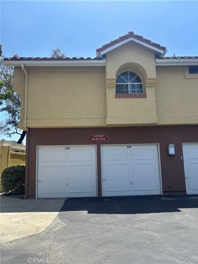 Irvine, CA 92614,70 Costero Aisle #304