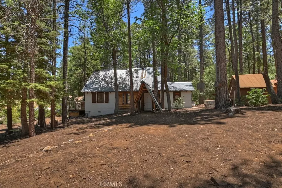 813 Eureka DR, Big Bear Lake, CA 92315